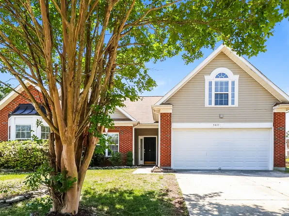 5811 Briggs Dr, Charlotte, NC 28269