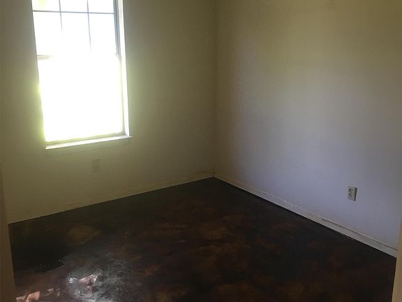 4th image of 6310 Greenbriar Dr