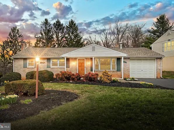 223 W Forrest Ave, Shrewsbury, PA 17361