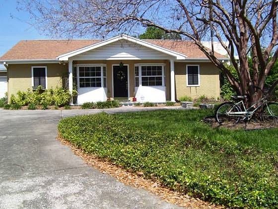 1st image of 2117 W Dallas Ave