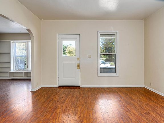 5th image of 743 Beaver Street