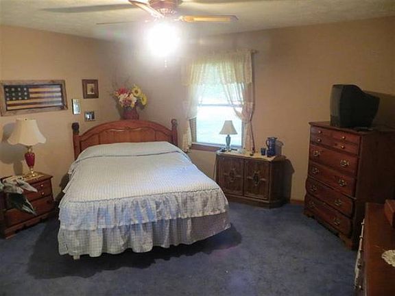 5th image of 304 Ophir Ave