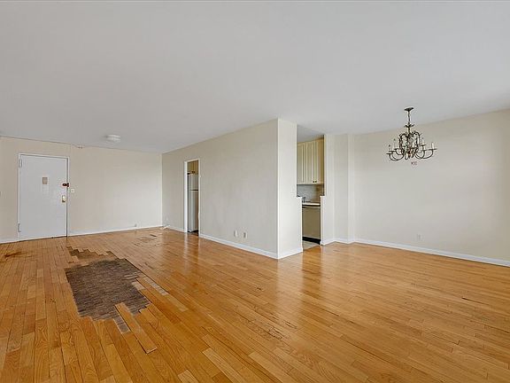 5th image of 5800 Arlington Ave APT 10W