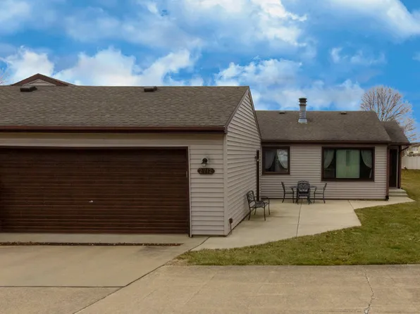 2712 Heritage Dr, Champaign, IL 61822