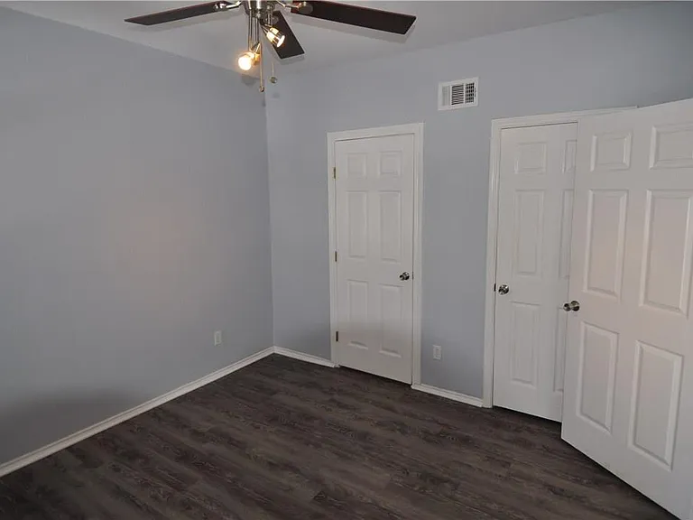 706 W 22nd St #305 — Photo 14