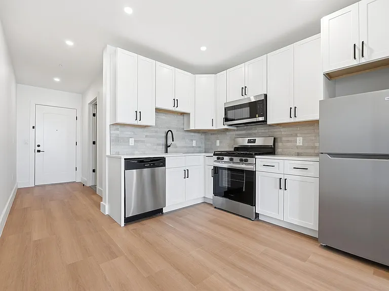 337 Johnston Ave #305 — Photo 7