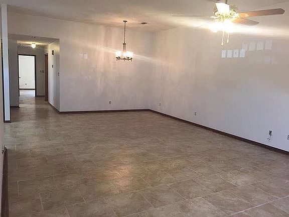 3rd image of 1018 Timberwood Ln