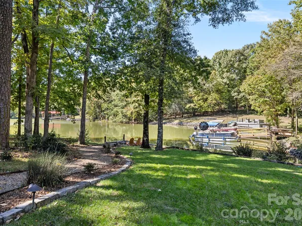 4 Thornwood Ln, Clover, SC 29710