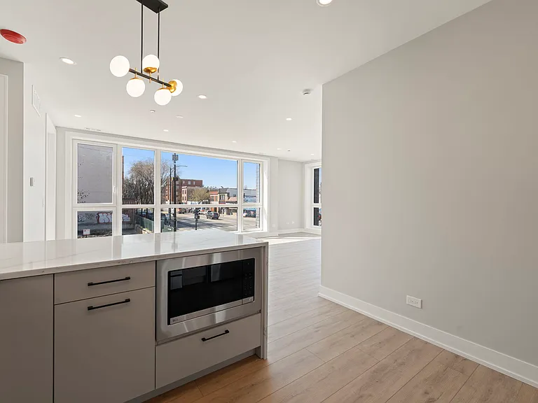 2354 W Polk St #303 — Photo 5