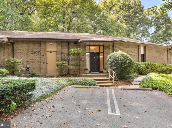 5900 Mount Eagle Dr APT 103, Alexandria, VA 22303