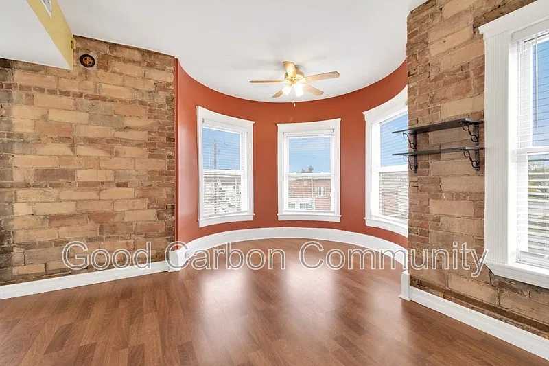 1 bed, 1.0 bath, $995 — Photo 2