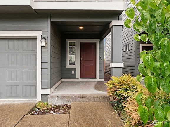 3rd image of 18711 108th Avenue E
