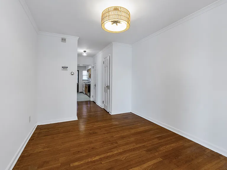 1147 S Cassingham Rd #D — Photo 4
