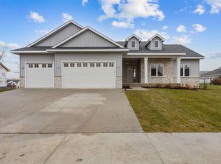 517 Elizabeth Ln, Tiffin, IA 52340