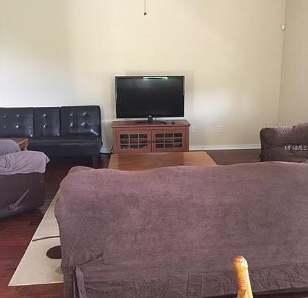 3rd image of 1229 Priory Cir #8