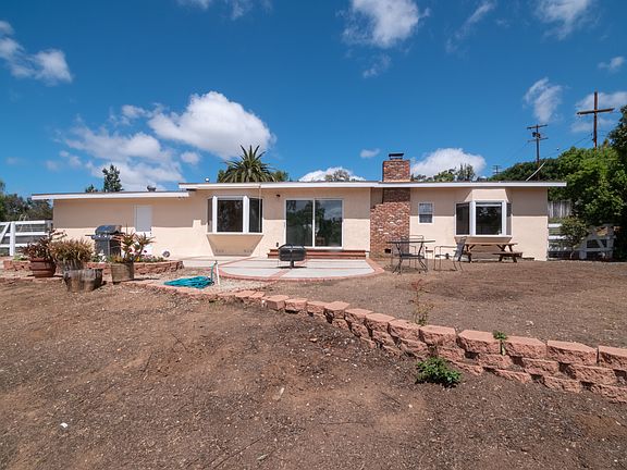 4th image of 1264 Clarence Dr