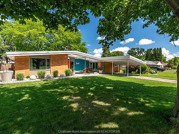 3rd image of 549 Lacroix St