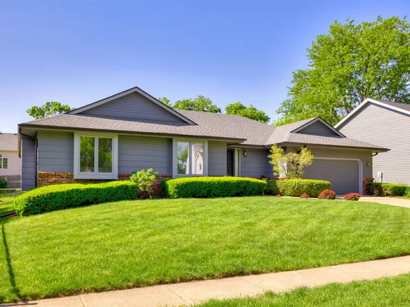 10760 Elmcrest Dr, Clive, IA 50325