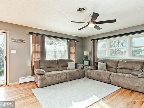 3rd image of 12026 Sherwood Dr