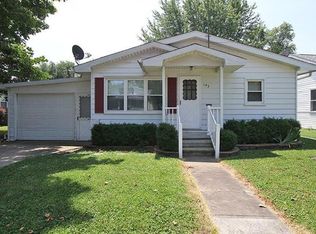 143 E 2nd St, Roxana, IL 62084