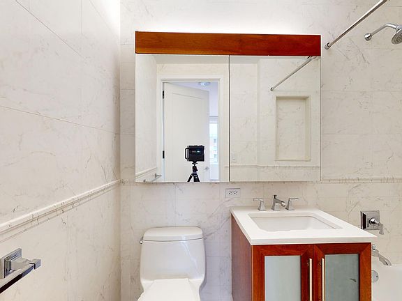 5th image of 805 Columbus Ave APT 15C