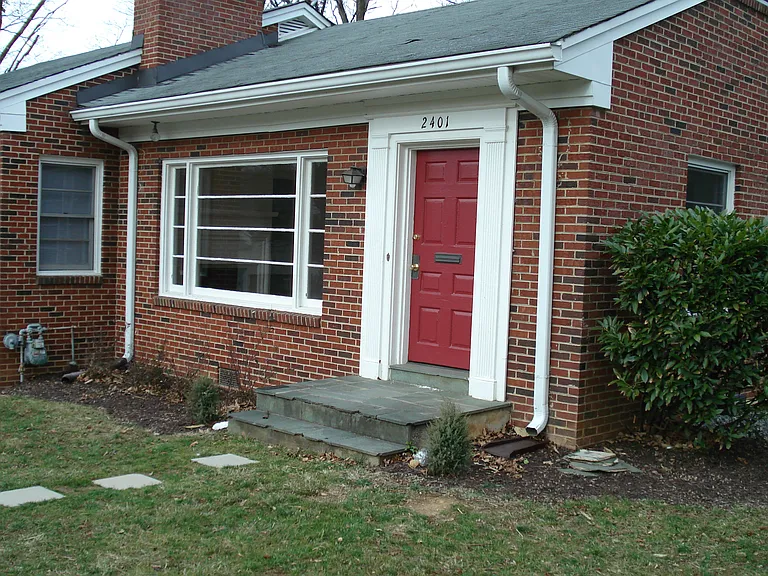 2401 Broadway Ave SW #A — Photo 2