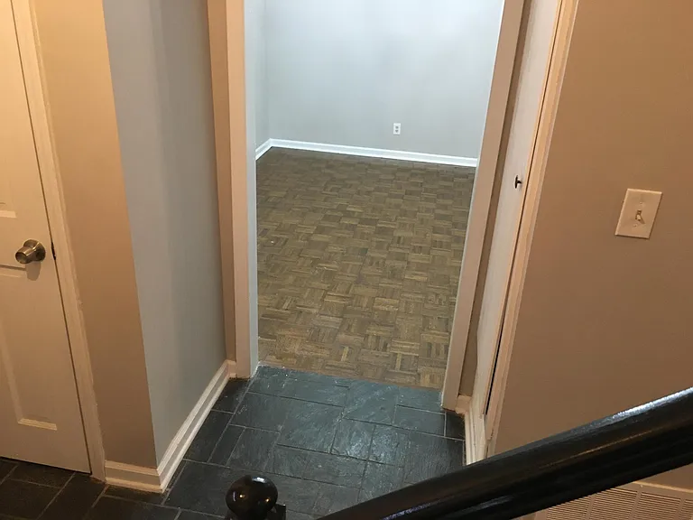 2909 Canterbury Dr — Photo 12