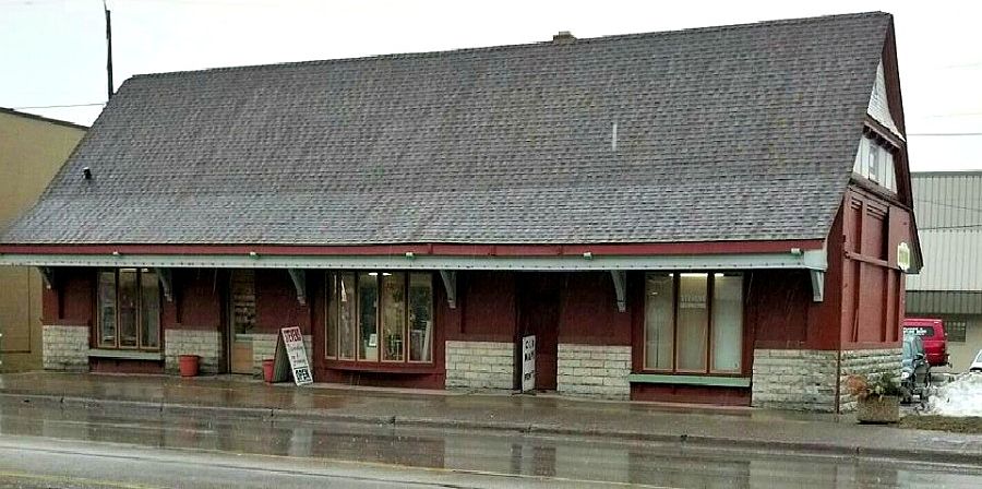 2nd image of 310 S Stephenson Ave