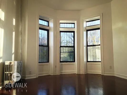 Rented by Sidewalk Realty LLC | media 2