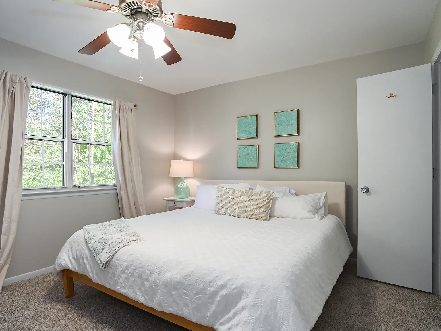 2918 Heathstead Pl — Photo 2