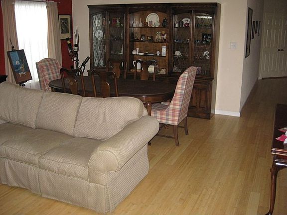 Living/ Dining entry