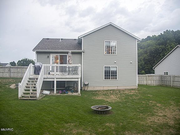 3rd image of 602 Discovery Dr