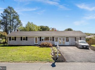 915 E Stonewall Dr, Front Royal, VA 22630