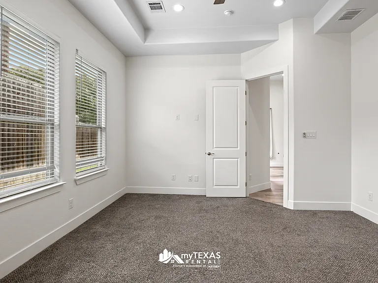 255 Kathryns Ct — Photo 3