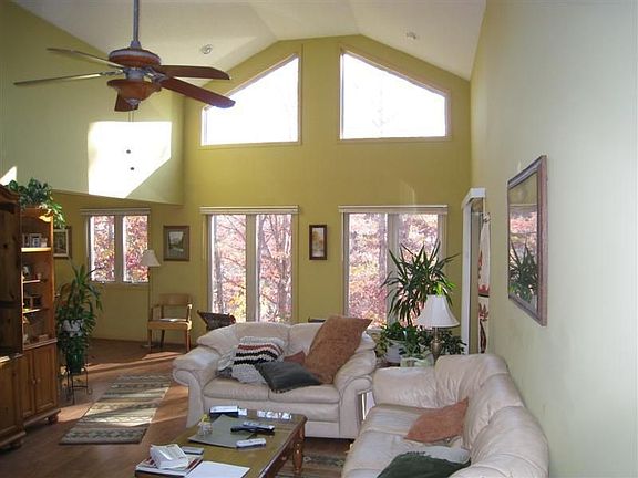 3rd image of 232 Brooks Dr
