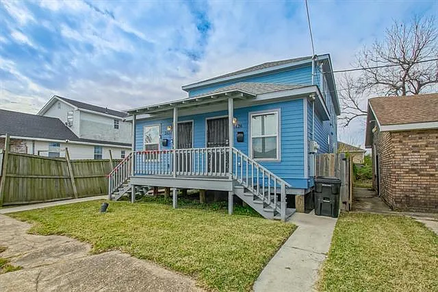 2 bed, 2.0 bath, 2400 sqft, $1,400 — Photo 3