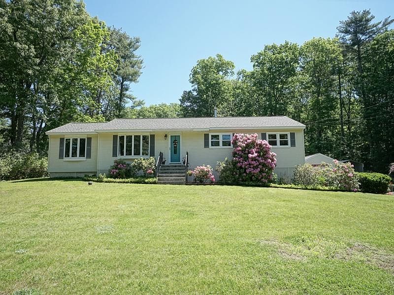 1st image of 1 Marblehead Road