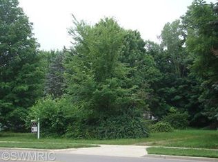 323 Allegan St, Plainwell, MI 49080