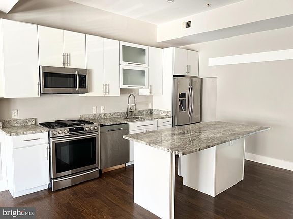 5th image of 1620 E St NE #3