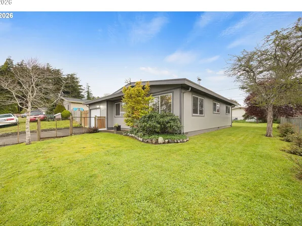 1025 Garfield Ave, Coos Bay, OR 97420