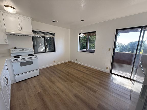 2nd image of 1004 San Clemente Rd Unit B