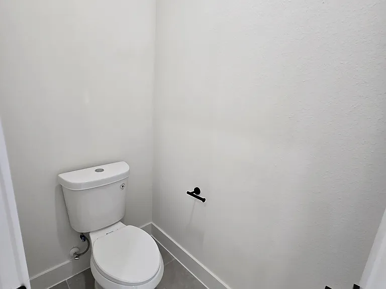 2706 Nagle St — Photo 46