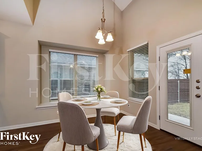 2815 Willow Ln — Photo 6