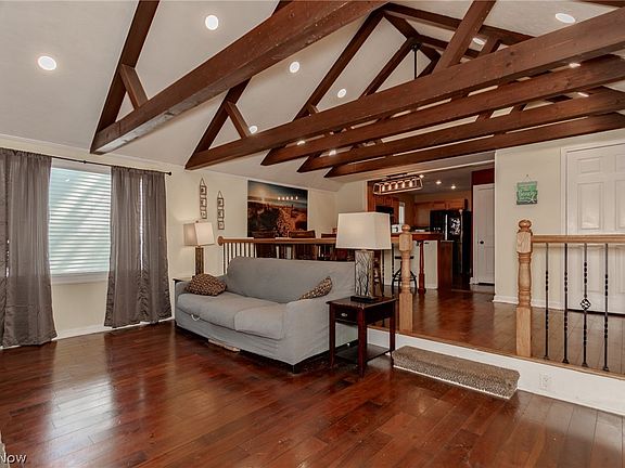4th image of 9041 Maiden Ln