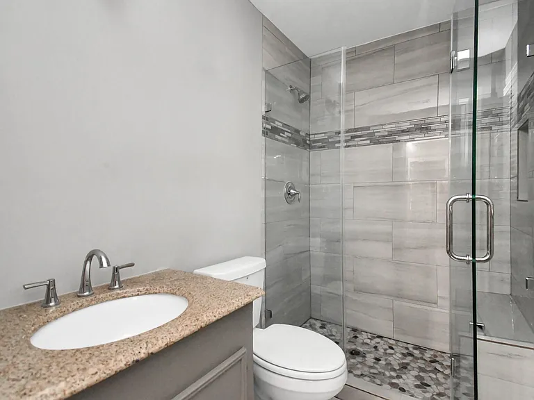 901 N Jones St — Photo 24
