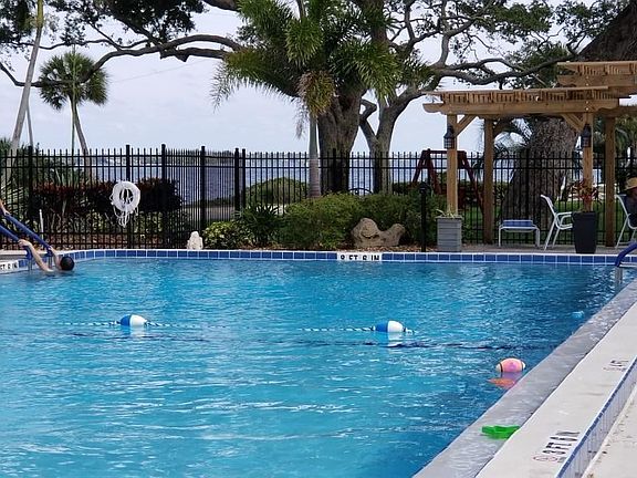 2nd image of 1025 Rockledge Dr #102