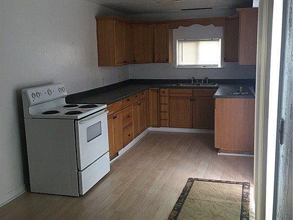 4th image of 14028 Lakeshore Dr