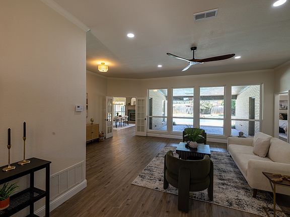2nd image of 612 Aqua Vista Dr