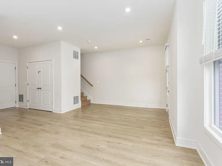 42086 Picasso Sq — Photo 10