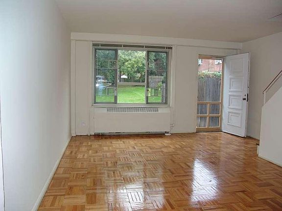 livingroom to back yard